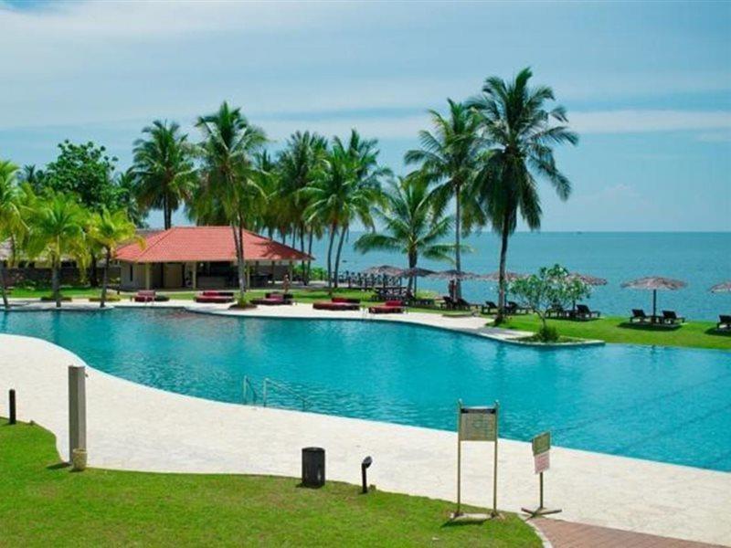 Damai Puri Resort & Spa Kuching Eksteriør bilde The swimming pool at the resort