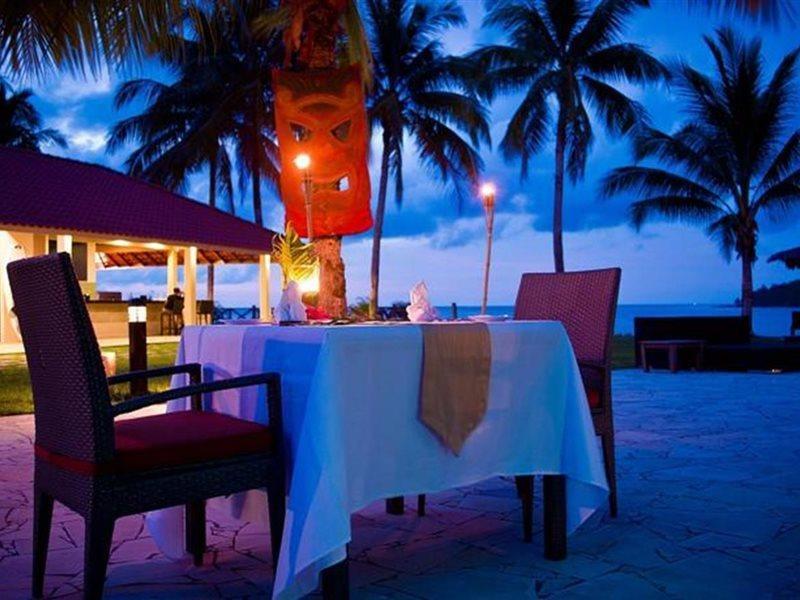 Damai Puri Resort & Spa Kuching Eksteriør bilde A beachside restaurant in Maldives