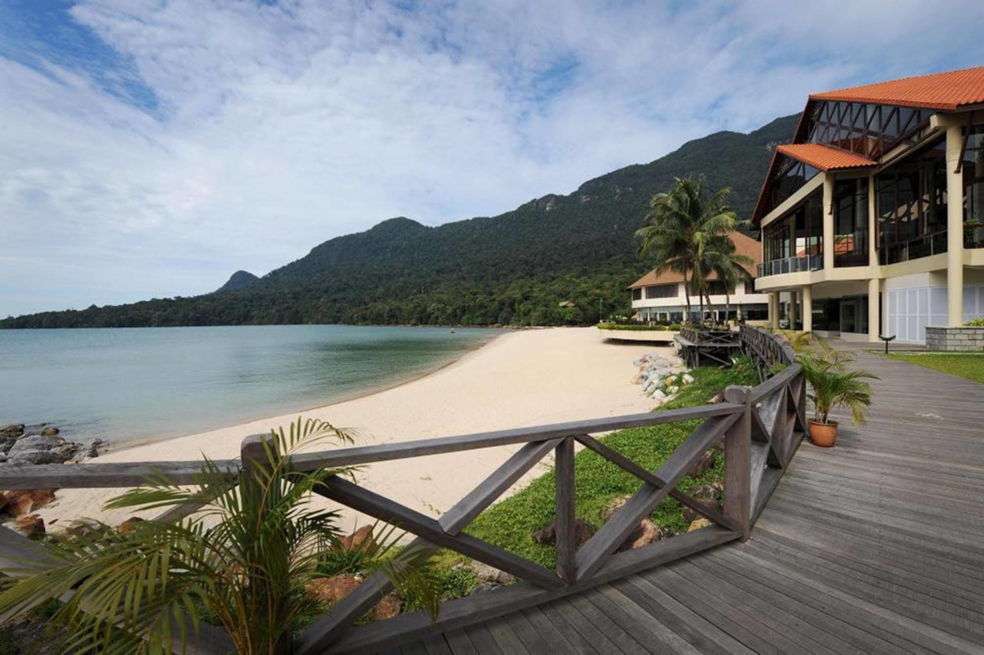 Damai Puri Resort & Spa Kuching Eksteriør bilde The beach at Pangkor Laut Resort