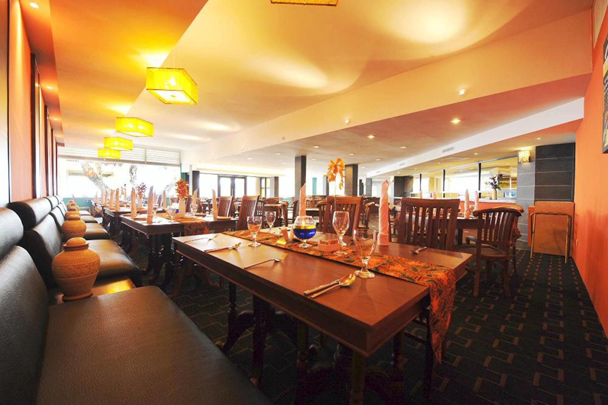 Damai Puri Resort & Spa Kuching Eksteriør bilde The restaurant