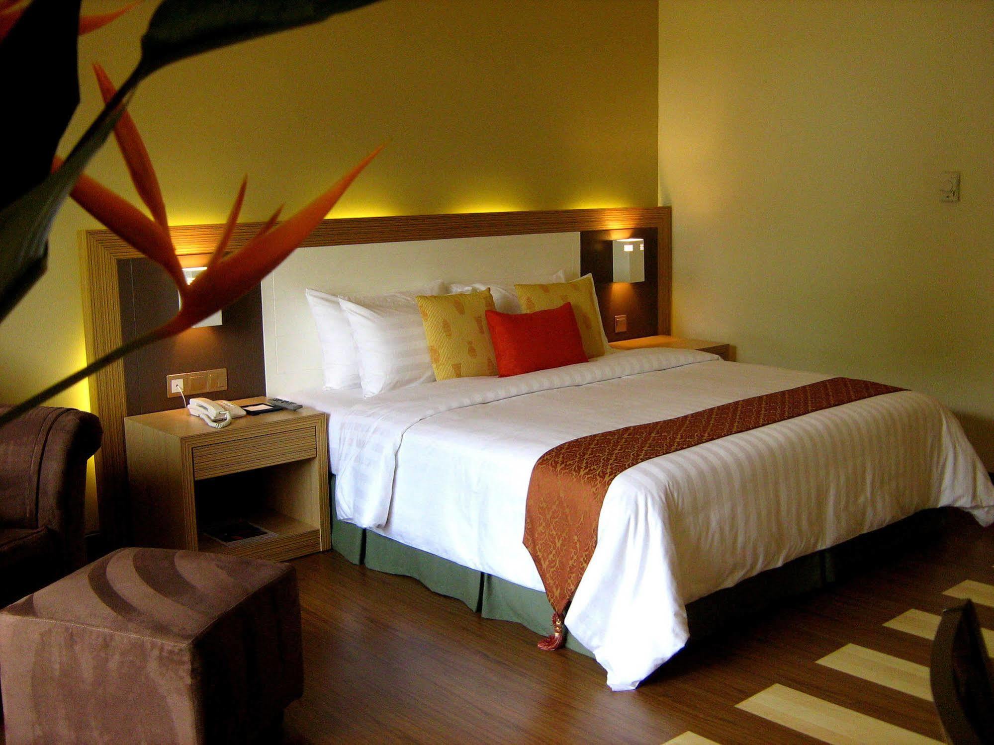 Damai Puri Resort & Spa Kuching Eksteriør bilde A room at the hotel